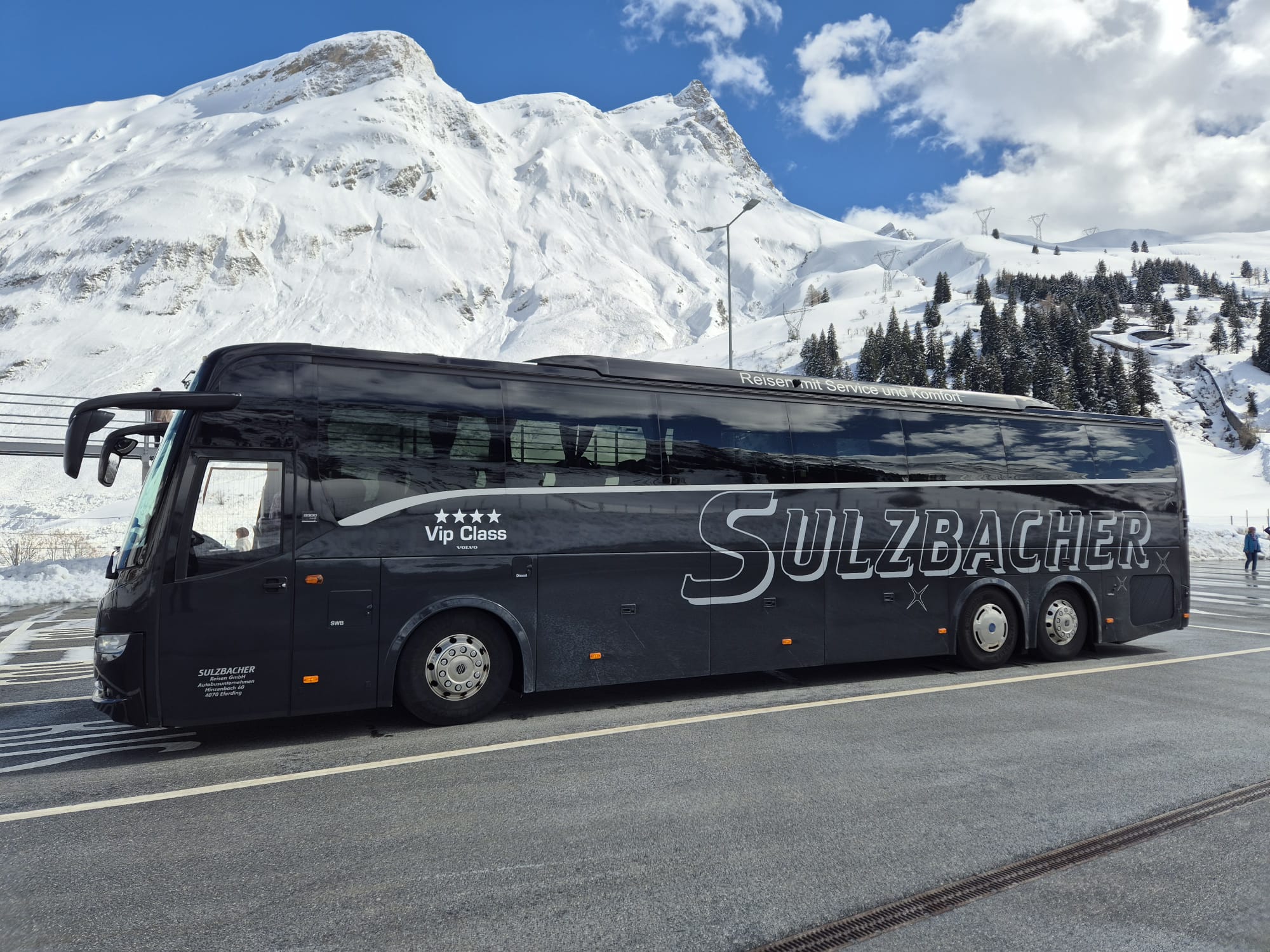 Volvo 9900 VIP Class in den Alpen